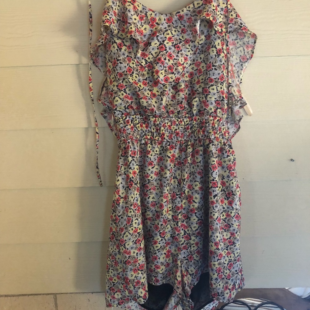 BCBGeneration Romper Size Large
